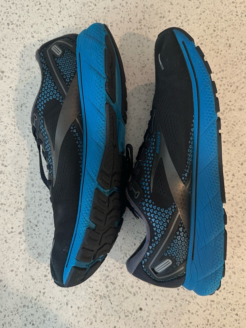 (MSRP $140) Brooks Ghost 14 - Top of the Line Cushion Black & Blue Running Shoes - Picture 3 of 6
